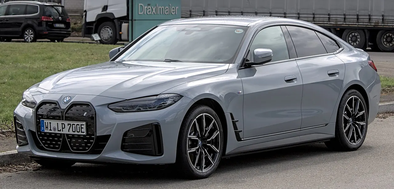 BMW i4 eDrive35