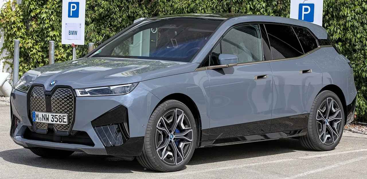 BMW iX M70 xDrive