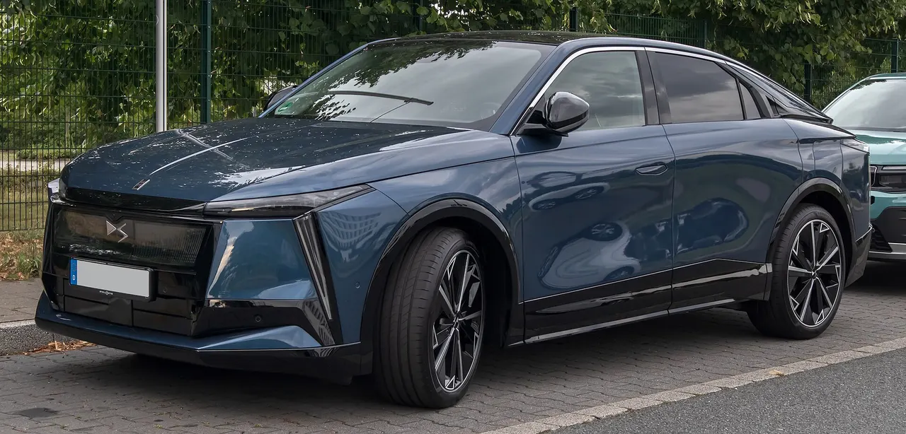 DS Automobiles N°8 FWD