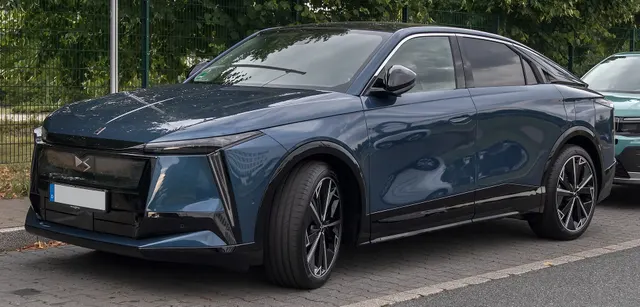 DS Automobiles N°8 FWD