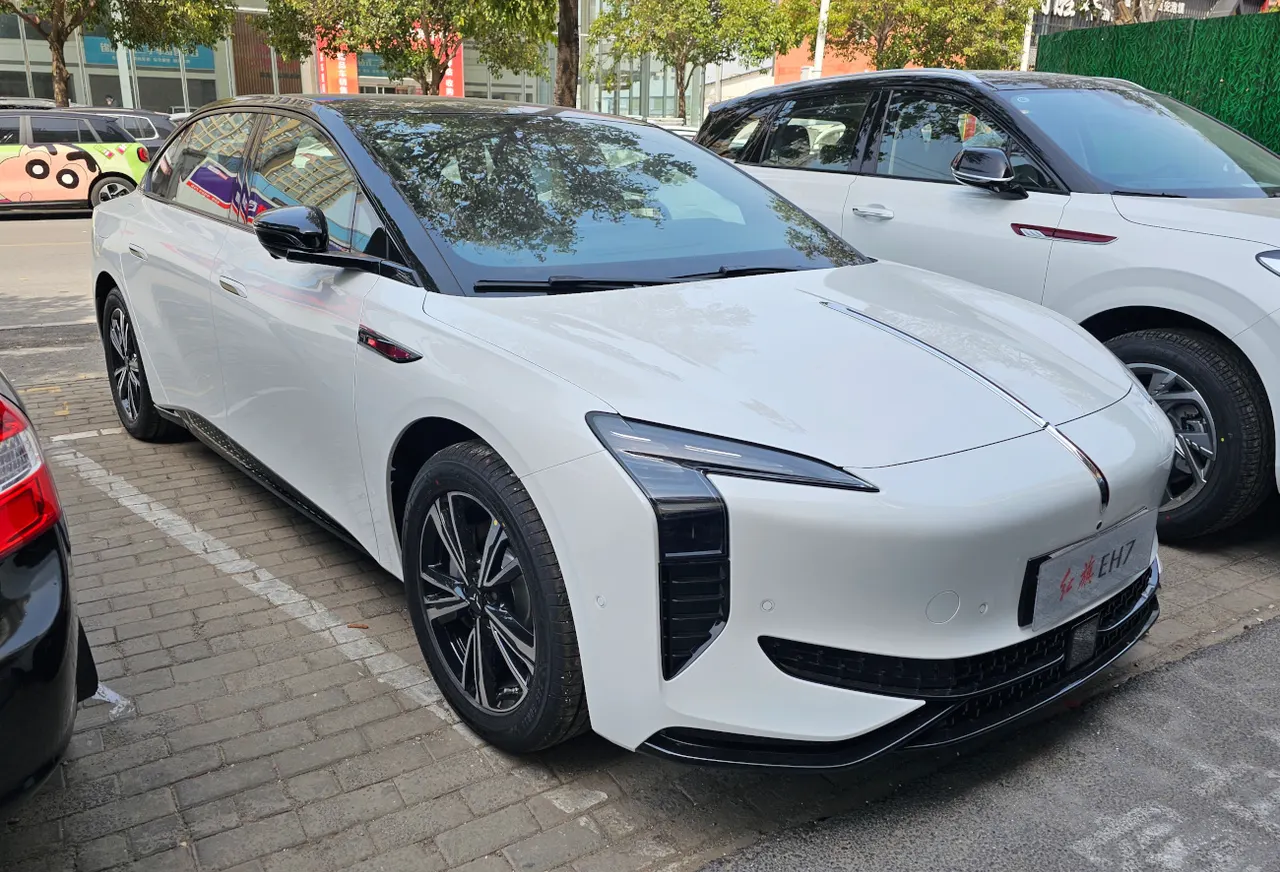 Hongqi EH7 111 kWh Long Range