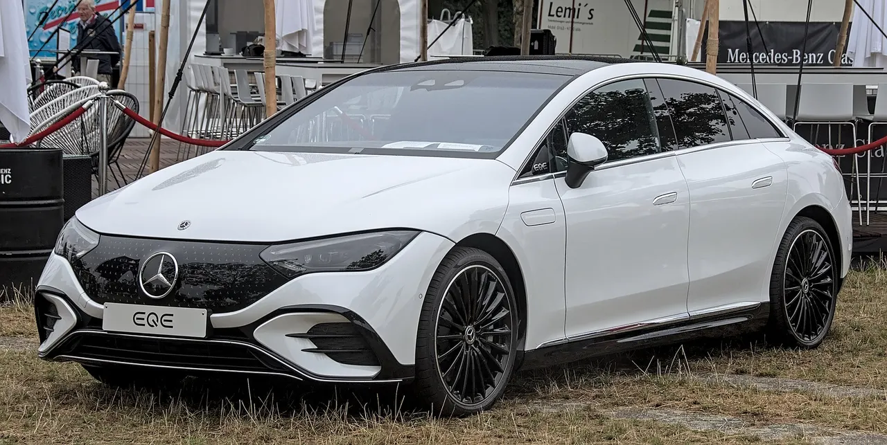 Mercedes-Benz EQE 350 4MATIC (MY22-23)