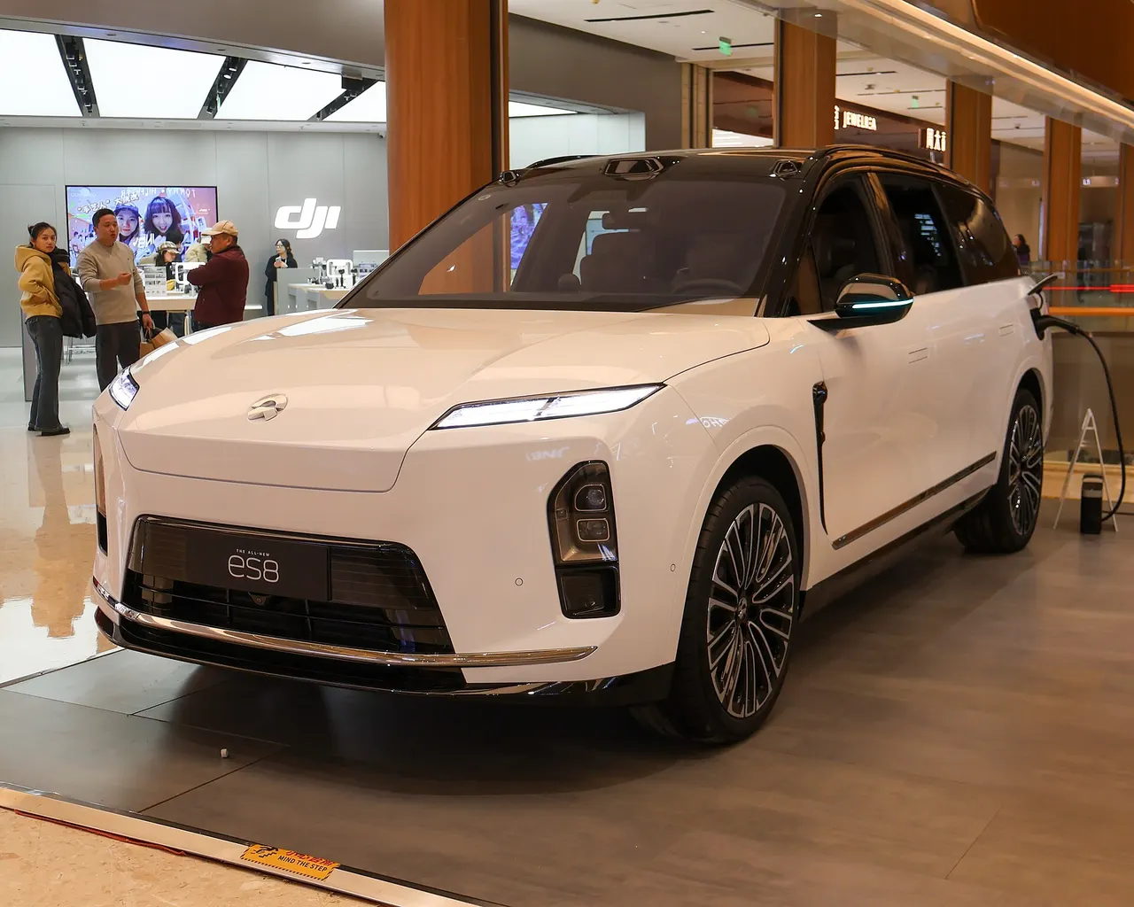 NIO EL8 Long Range
