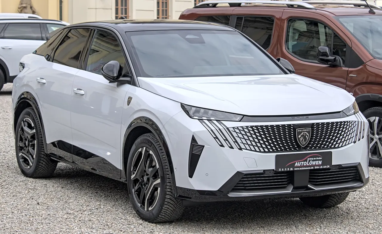Peugeot e-3008 73 kWh Dual Motor