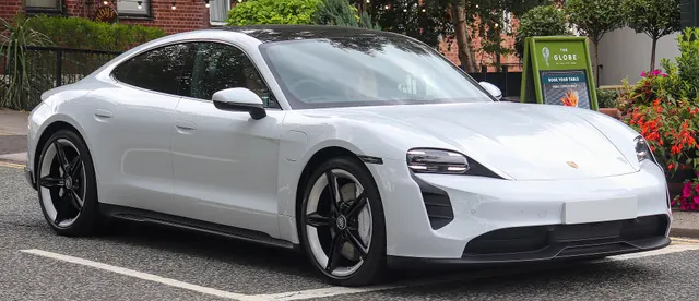 Porsche Taycan GTS