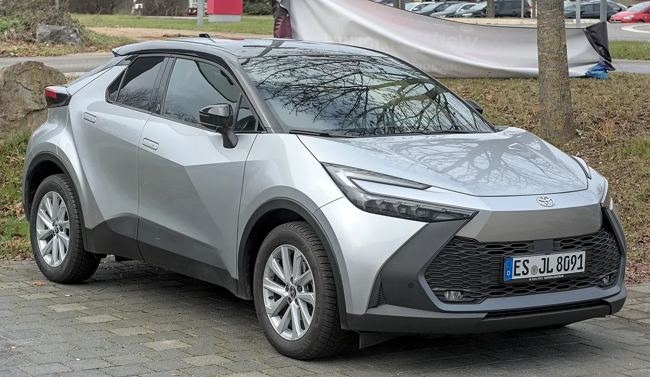 Toyota C-HR+ 77 kWh AWD (MY26)
